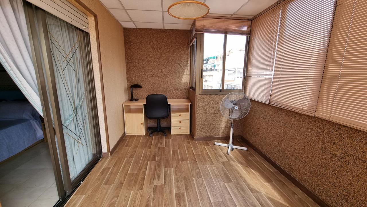 Atico Con Terraza Y 2 Habitaciones En Casco Antiguo Benidorm Buitenkant foto